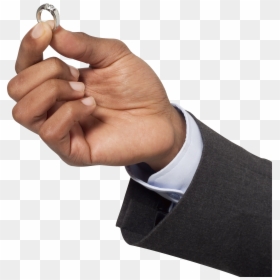 Wedding Ring Png - Male Hand Holding Ring, Transparent Png - finger.png