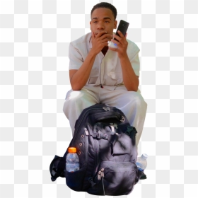 Hombre Chico Mochila Móvil Negro Sentado Sentada - Sitting, HD Png Download - persona sentada png