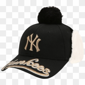 New York Yankees Running Upper Visor Curve Ear Flap, HD Png Download - yankee hat png