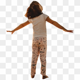 Small Girl Looking Up - People Looking Up Png, Transparent Png - girl png