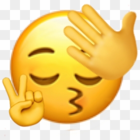 #emoji #peace #bisexual #akward #meme #reaction #kiss - Kissy Face Peace Sign Emoji, HD Png Download - peace sign emoji png