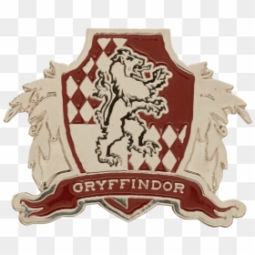 Gryffindor Lapel Pin The Wizarding World Of Harry Potter - Wizarding World, HD Png Download - gryffindor png