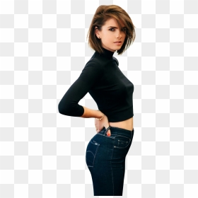 Short Hair Shelley Hennig Looking Beautiful In Bello - Shelley Hennig Teen Wolf Short Hair, HD Png Download - short hair png