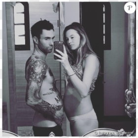 Behati Prinsloo Adam Levine Kiss, HD Png Download - adam levine png