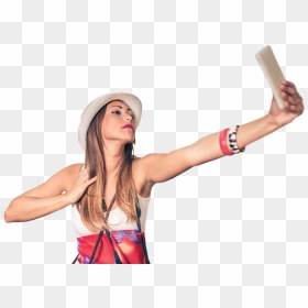 Pretty Female Tourist Takes Travel Selfie - Person Taking Selfie Transparent, HD Png Download - selfie png