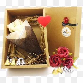 Beehive Handmade Flower Bouquet & Hersheys Chocolates - Handmade Flower Bouquet & Hersheys Chocolates Gift, HD Png Download - birthday flowers bouquet png