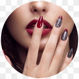 Q-nails Offer A Wide Selection Of Luxury Manicure And - 3d Nail Art Design 2018, HD Png Download - manicure png