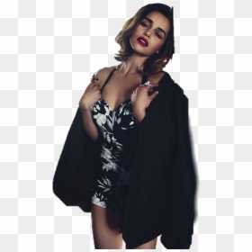 Emilia Clarke Hot Vogue , Png Download - Hot Emilia Clarke Vogue, Transparent Png - vogue png