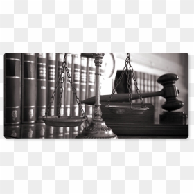 Scale, Gavel And Books On The Table - Lawyer, HD Png Download - law scale png