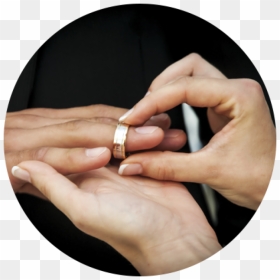 Christian Couples Png, Transparent Png - wedding hand png