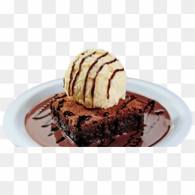 Brownie Com Cobertura Quente De Danette ® - Brownie Com Sorvete Napolitano, HD Png Download - chocolate derretido png