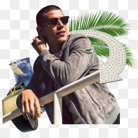 Sitting, HD Png Download - stylish sun goggles for men png