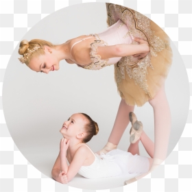 Circle Rylee And Girl - Baby, HD Png Download - dancing girl png