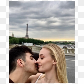 Sophie Turner And Joe Jonas Kissing, HD Png Download - sophie turner png