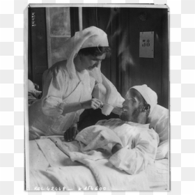Ww1 Nurse Helping Soldier, HD Png Download - ww1 soldier png