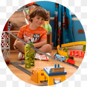 Kids Playing With Thomas Tran, HD Png Download - thomas the tank engine face png